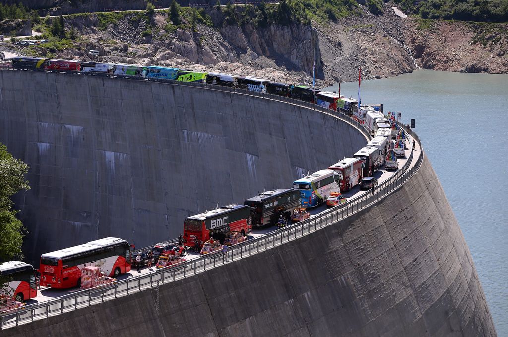 The finish above the Lac d'&Eacute;mosson reservoir was one of the more scenic of the 2016 Tour