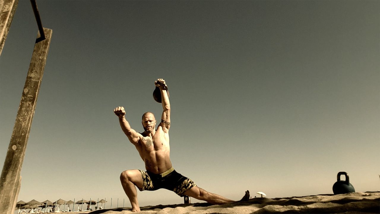 best kettlebell exercises for abs, legs, glutes and arms