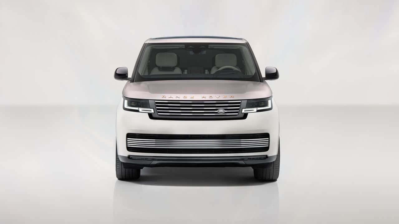 Details of the one-off Range Rover Pearl of Tay edition