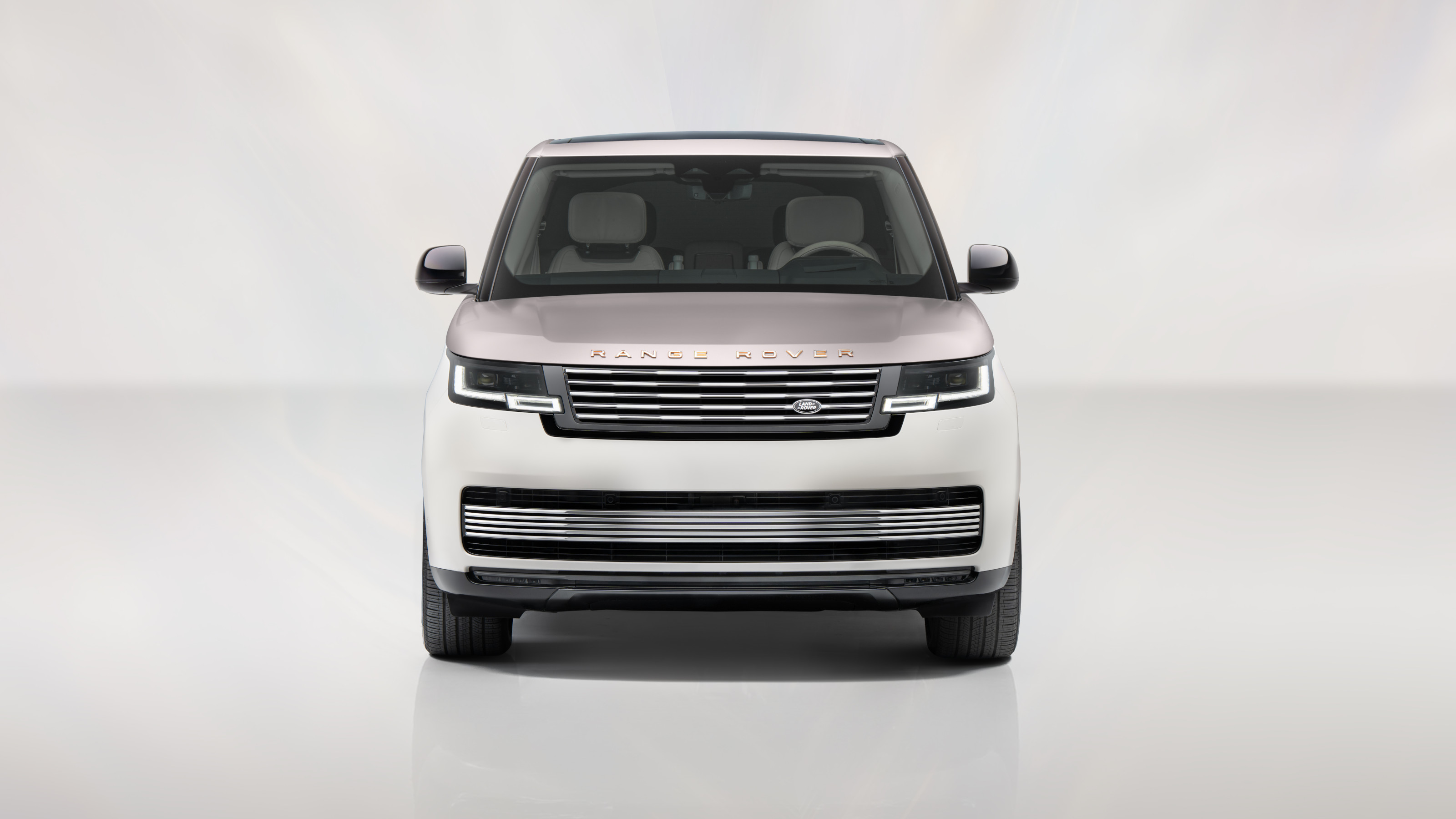 Details of the one-off Range Rover Pearl of Tay edition