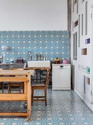 statement-kitchen-tiles