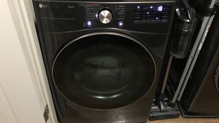 LG DLEX4000B 7.4 Cu. Ft. Smart Electric Dryer working