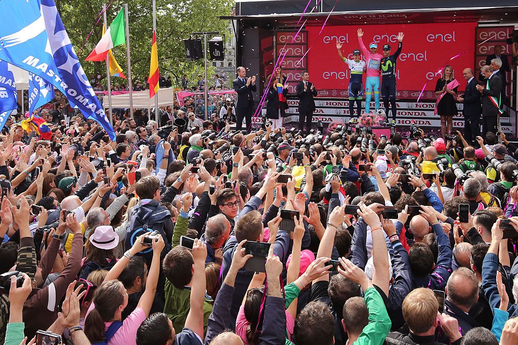 And the crowd goes wild: Huge support for 2016 Giro d&rsquo;Italia winner Vincenzo Nibali