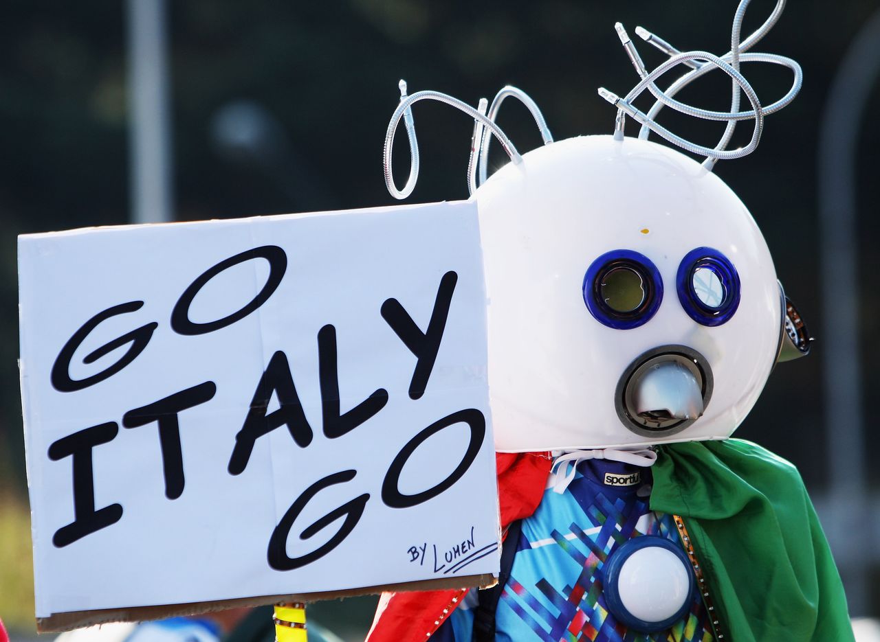 An Italian Fan during the 2008 road race