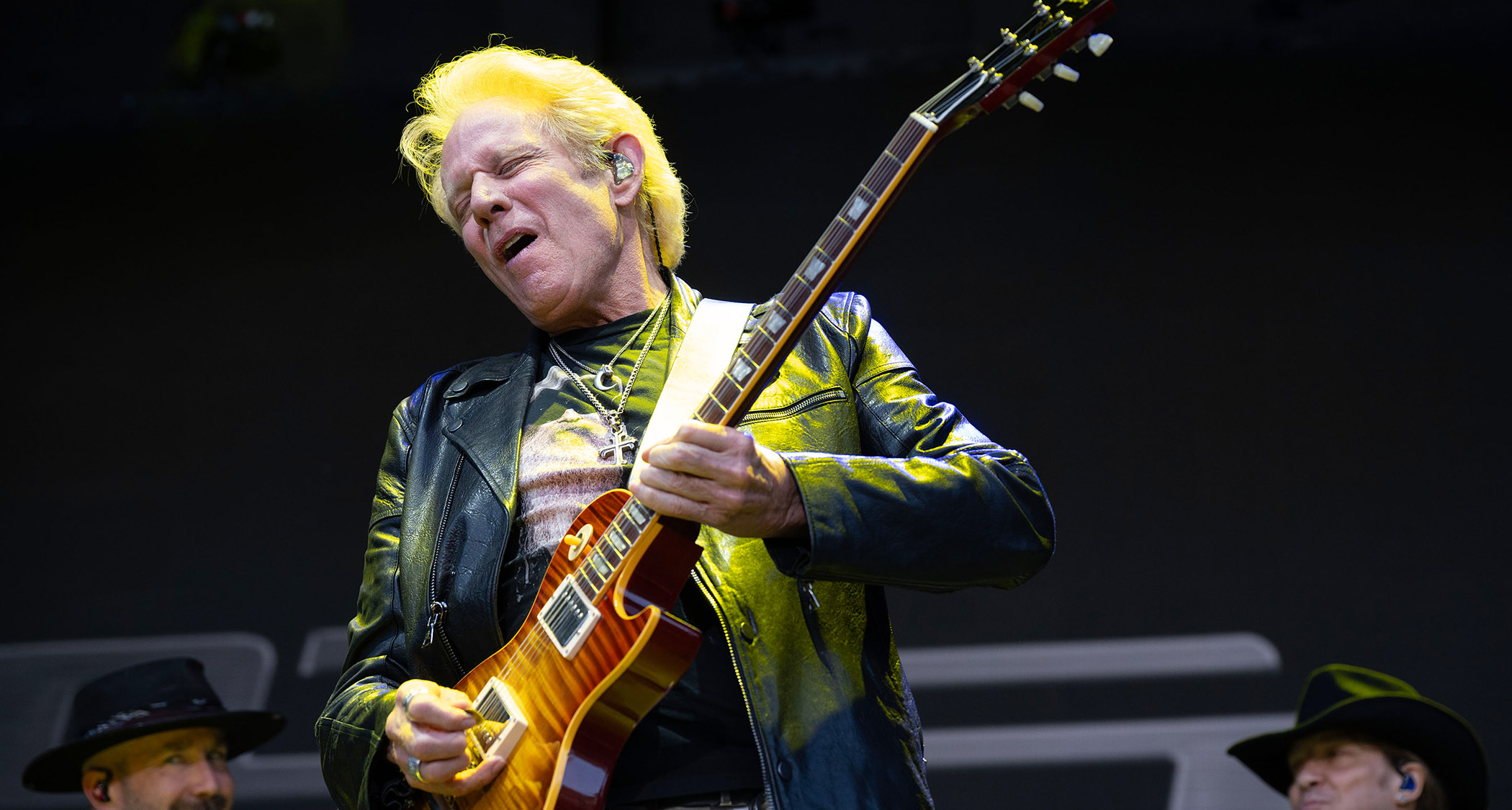 Don Felder takes a ripping solo on a Gibson Les Paul Standard