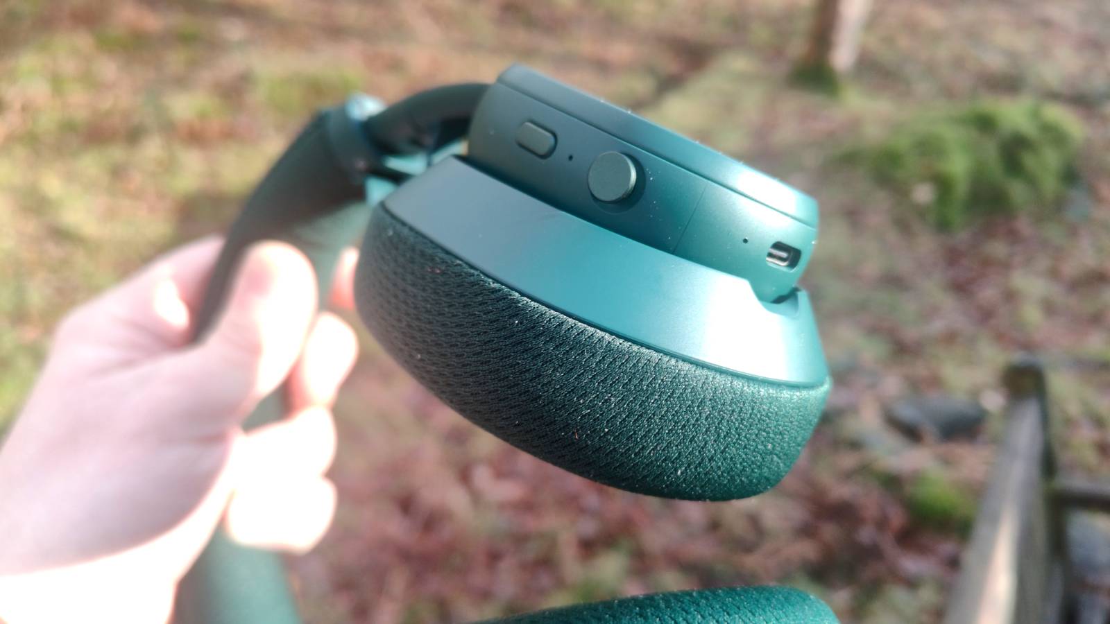 The joystick of the Fairphone Fairbuds XL 2025