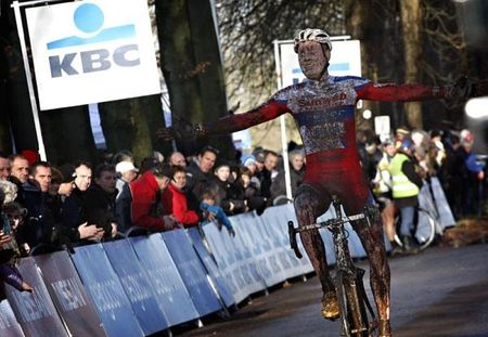 Tijmen Eising wins the U23 race.