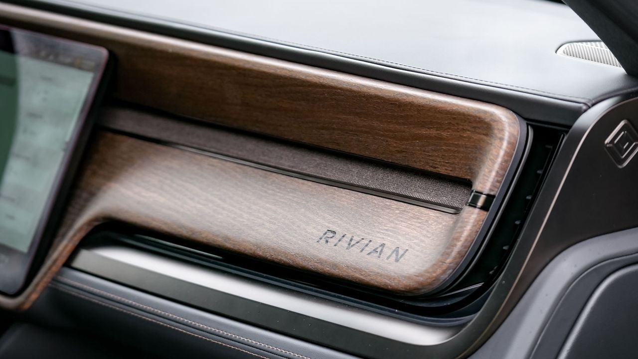 2025 Rivian R1S Tri-Motor test drive review.