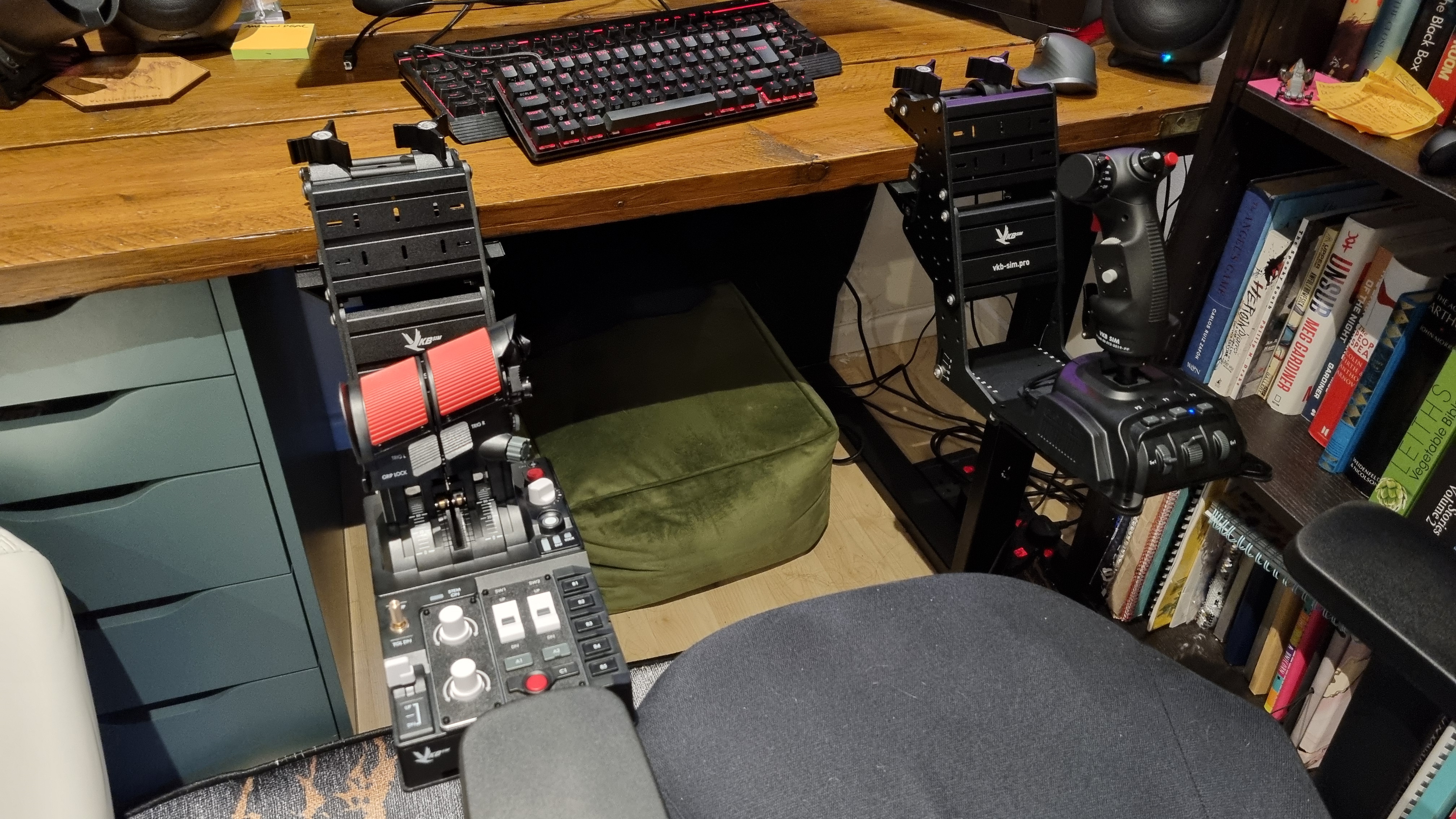 VKB Gladiator NXT EVO F-14 Combat Edition + revisión del sistema de acelerador STECS