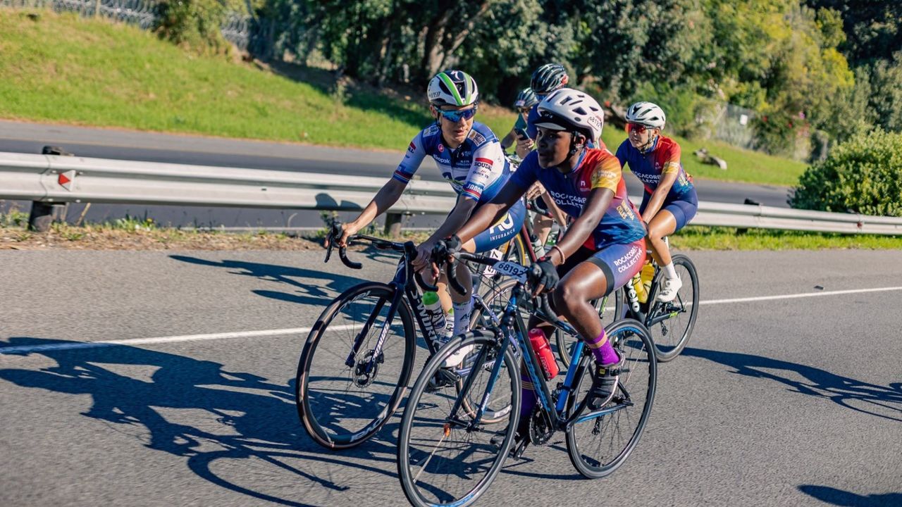 Ashleigh Moolman-Pasio (AG Insurance Soudal Quickstep) with riders from the Khaltsha team