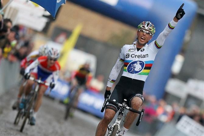 World champion Sven Nys (Crelan-KDL) rode away from the 4-man lead group on the final lap to win at Druivencross