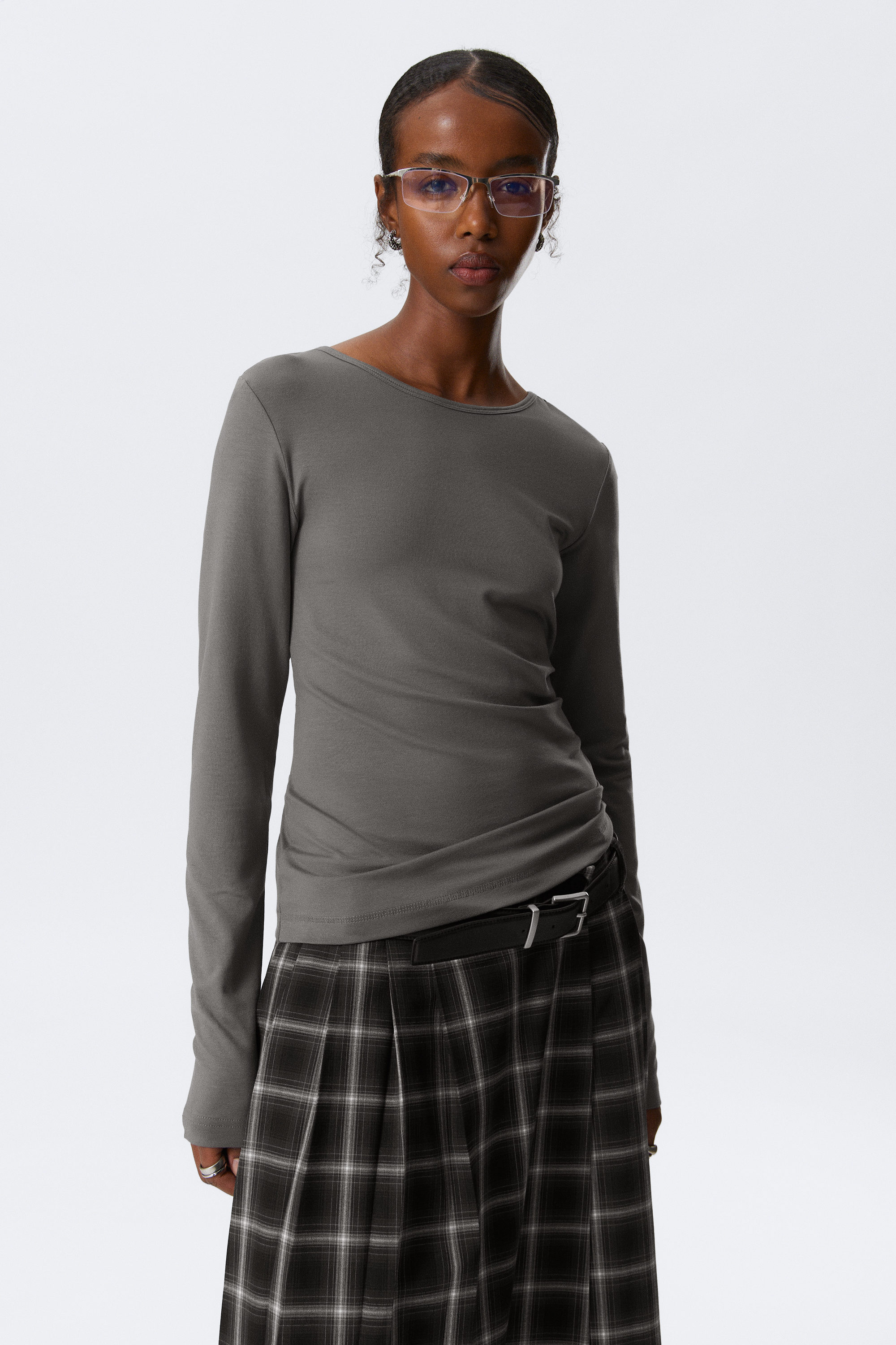 Deep Back Long-Sleeved Top