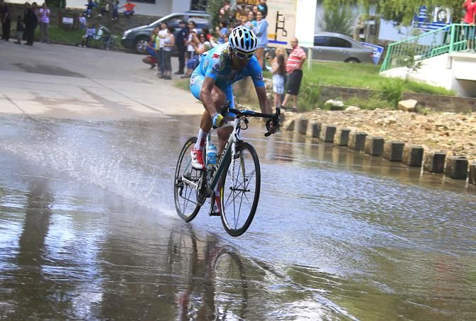 A little splish-splash in Tour de San Luis