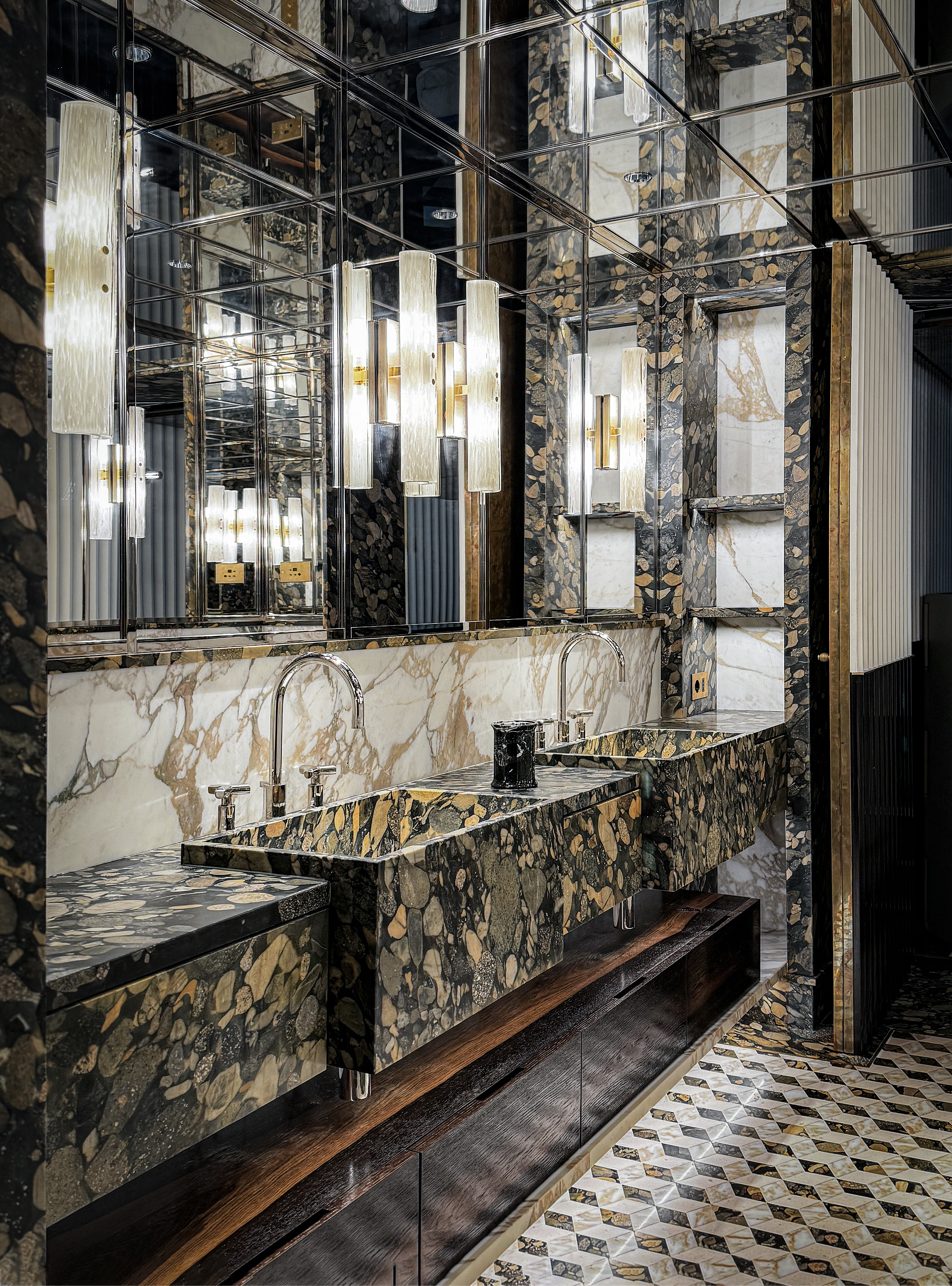 Pietro Ruffini milan apartment
