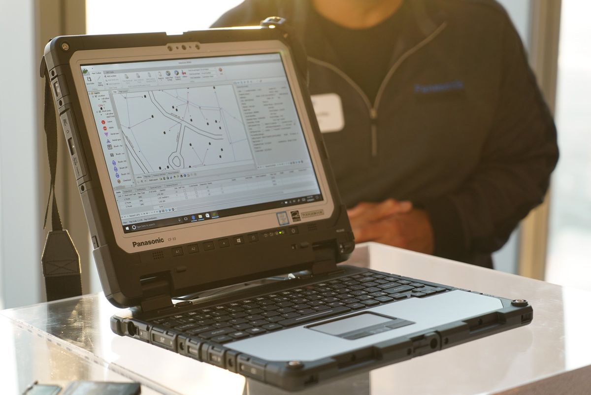Panasonic ToughBook 33