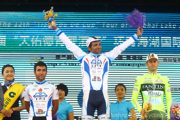 The stage podium with Pourseyedigolakhour Mirsamad on top
