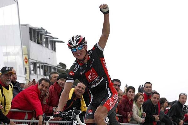 Vladimir Efimkin held off a strong push from the GC favorites to win the stage