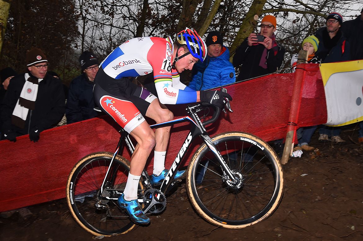 Mathieu van der Poel digs in