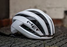Met Trenta 3K Carbon helmet