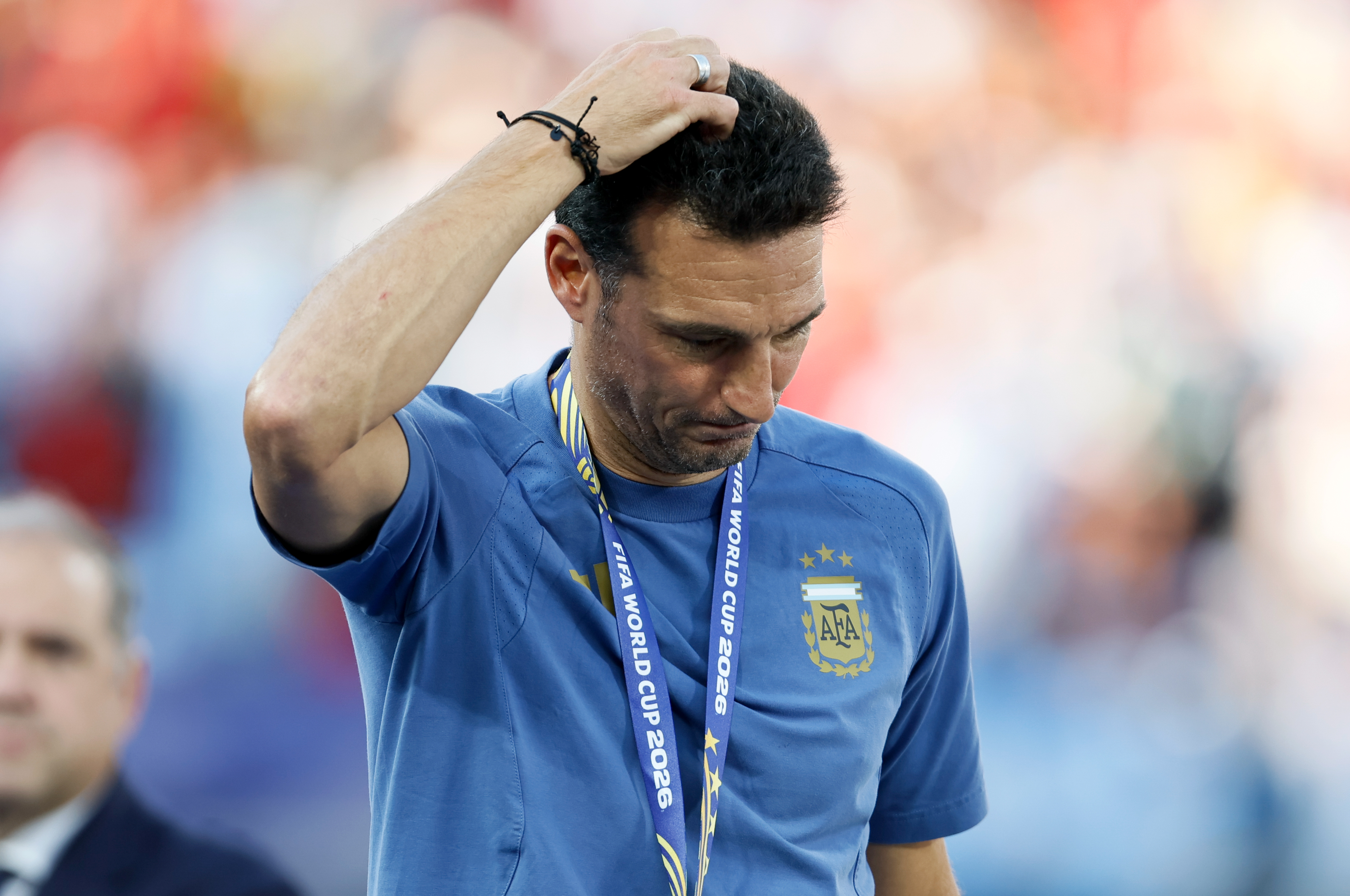 EAST RUTHERFORD, NEW JERSEY - JULY 19: Lionel Scaloni, Head Coach of Argentina looks dejected with Silver medal after the FIFA World Cup 2026 Final match between Spain and Argentina at New York New Jersey Stadium on July 19, 2026 in East Rutherford, United States. (Photo by Richard Sellers/Sportsphoto/Allstar via Getty Images)