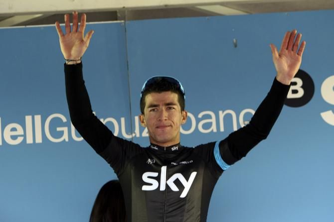 Sergio Henao (Sky) on the podium after winning stage 3 at Pais Vasco.