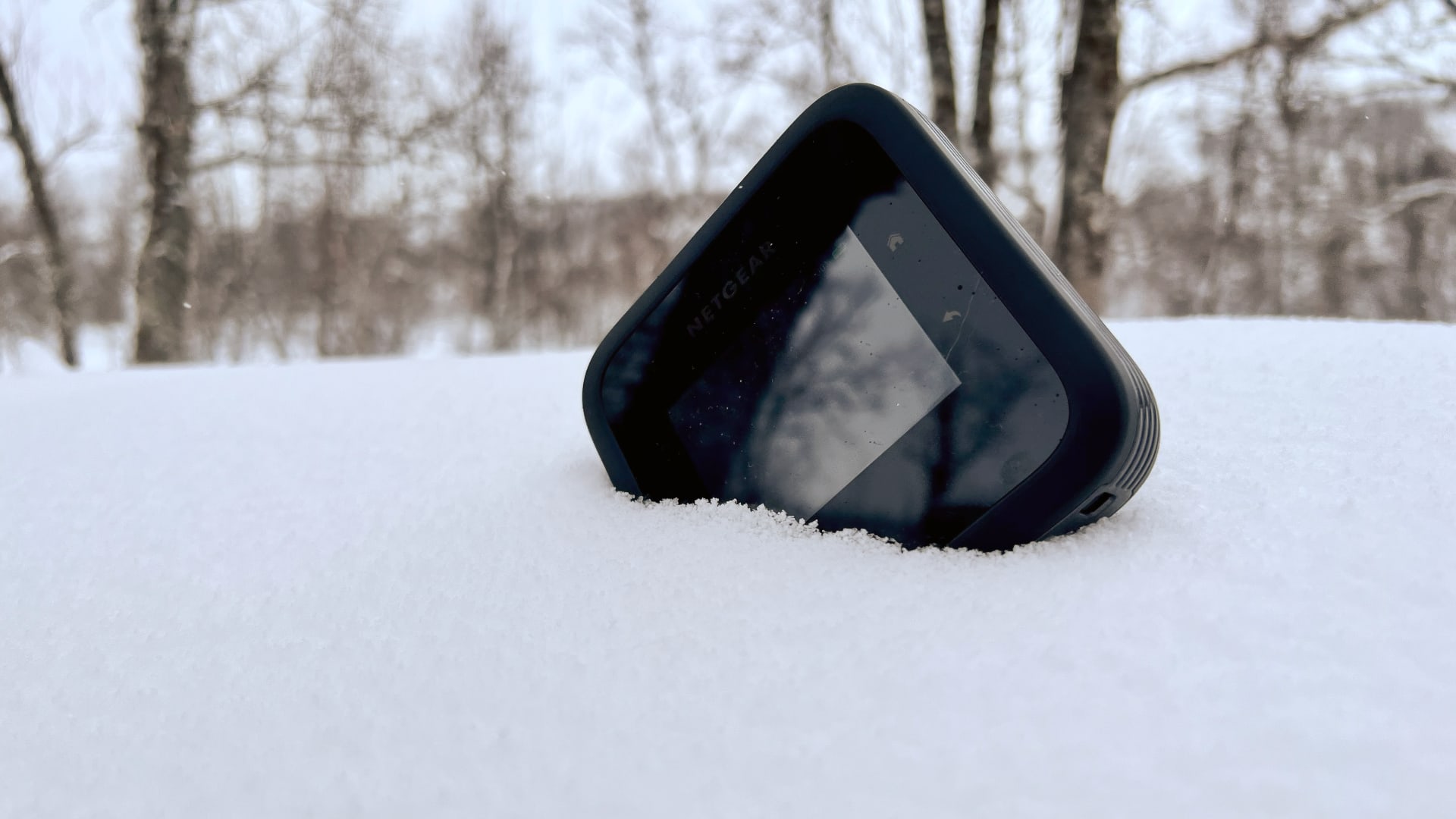 Netgear Nighthawk M6 pro i snön
