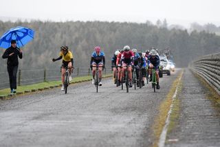 Matt Rowe gives Dani King a time check during the Tour of the Reservoir