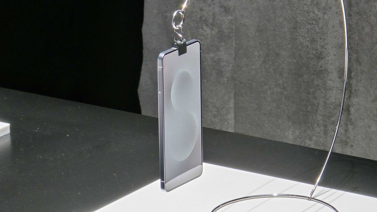 Samsung Edge slim phone