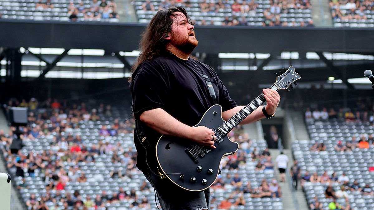 Wolfgang Van Halen performing live