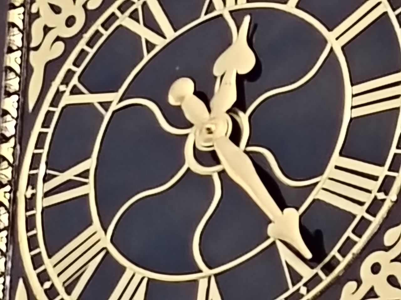 OnePlus 12R camera sample 20x zoom high street
