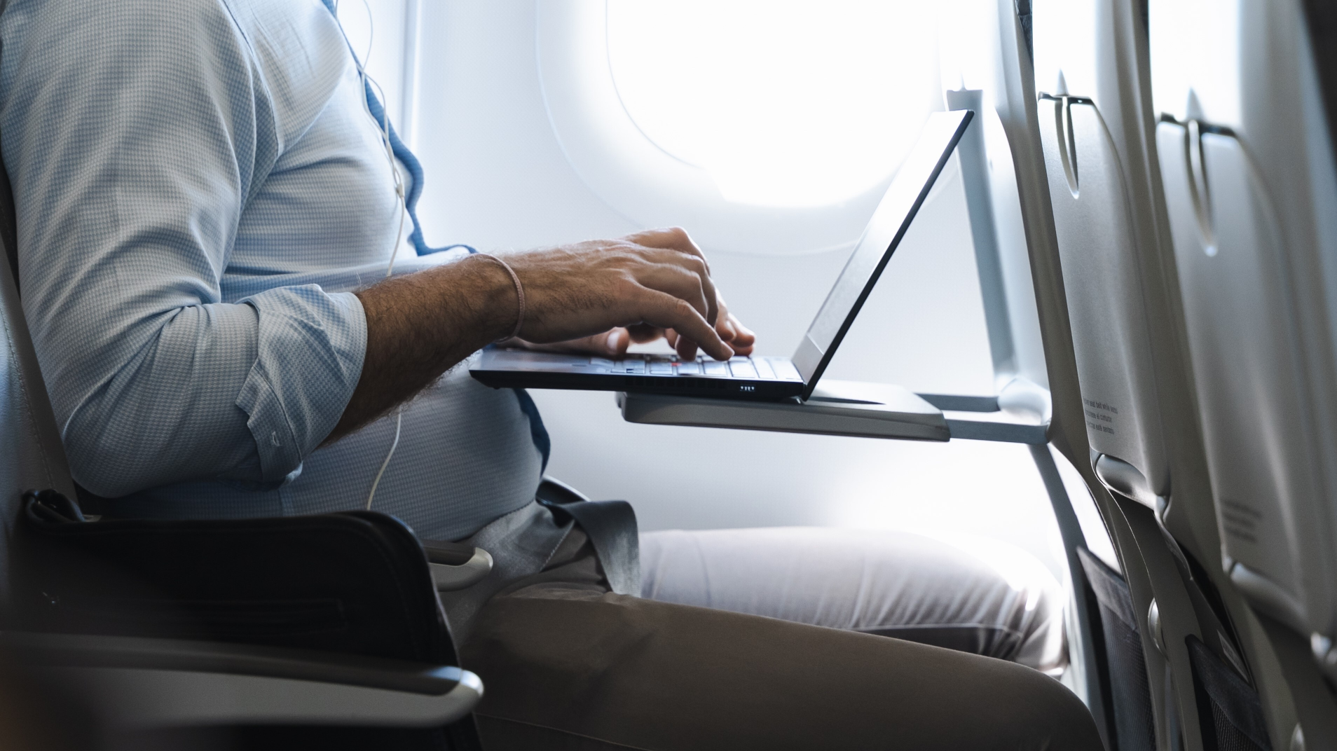 Software engineer achieved free plane Wi-Fi at a terrible cost ...