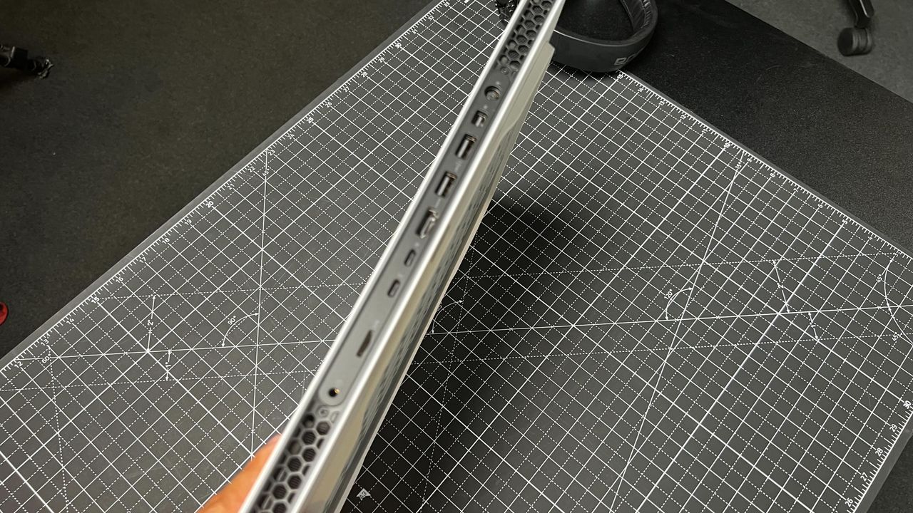 Alienware x16 shots