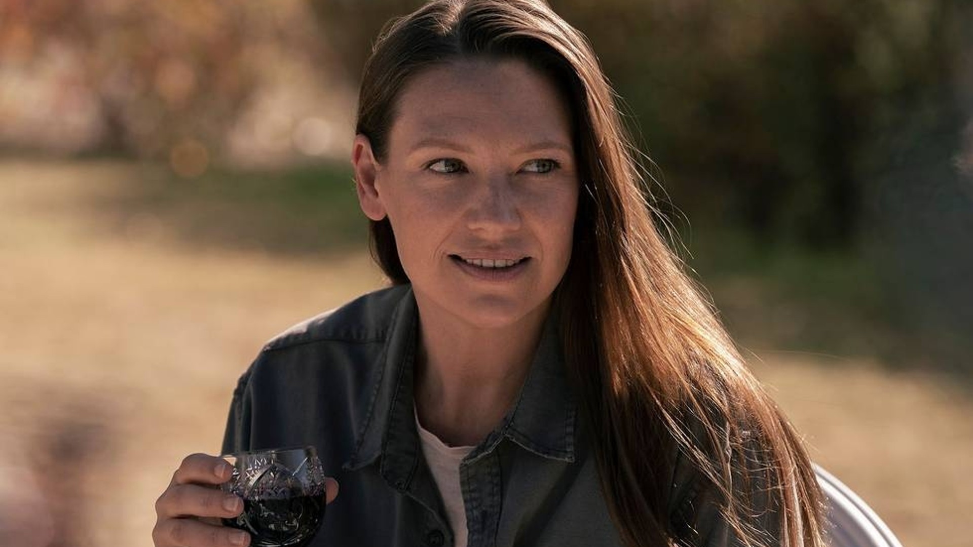 Anna Torv como Tess en The Last of Us