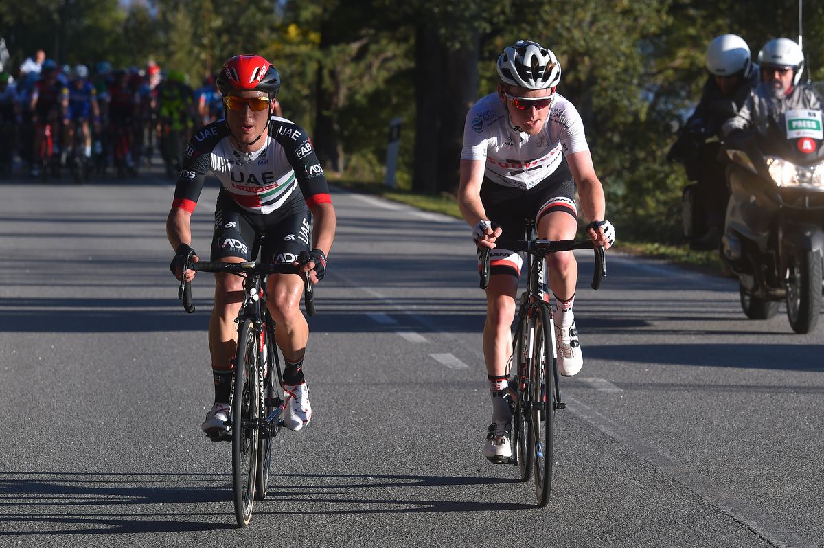 Sam Oomen (Team Sunweb) and Valerio Conti make their move