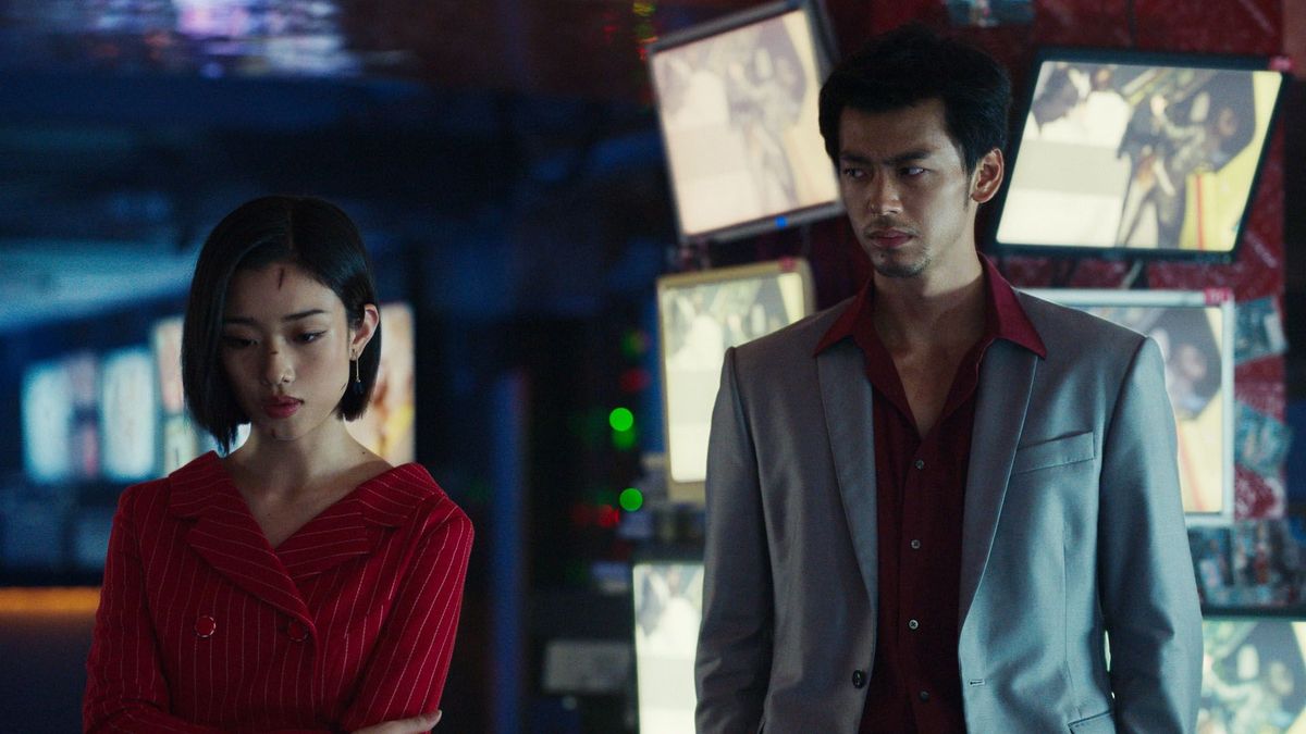 Yumi and Kiryu in Like a Dragon: Yakuza