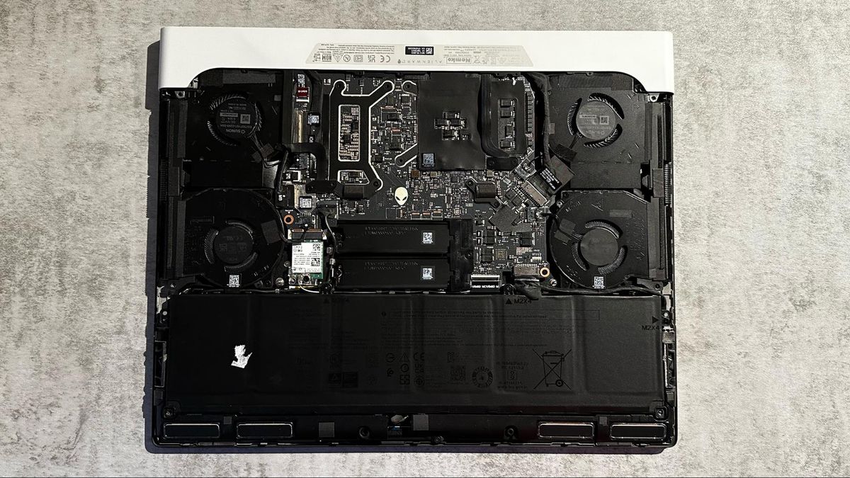 Alienware x16 (2023)