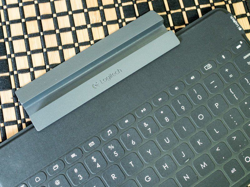 A quick look at the Logitech Keys-To-Go ultraportable keyboard ...