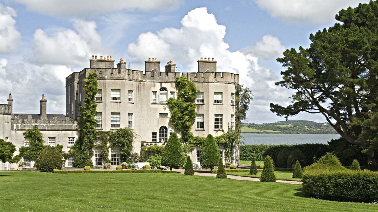 The exterior of Glin Castle