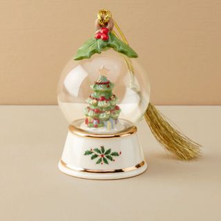 Snow globe Christmas decoration