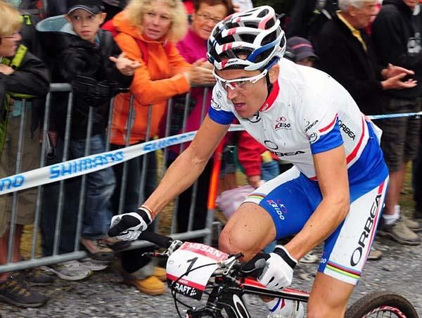 Julien Absalon (Orbea) on the climb