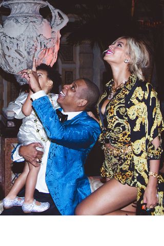 Blue Ivy, Jay-Z And Beyonce Gaze At The Stars