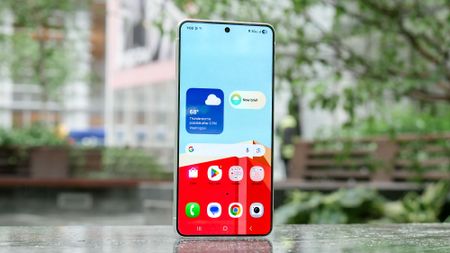 Samsung Galaxy S25 Edge review.