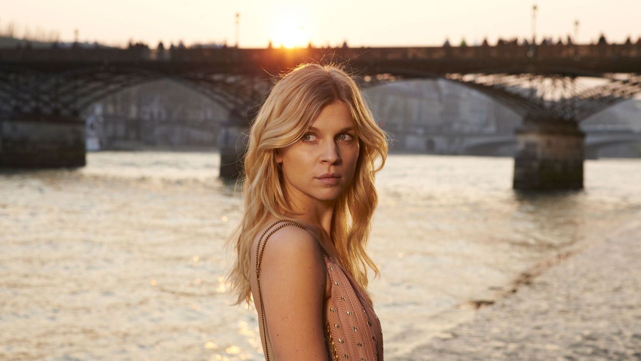 Hairstyle, Bridge, Photograph, People in nature, Summer, Sunlight, Arch bridge, Fixed link, Beauty, Long hair, 