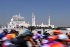 The UAE Tour Women peloton