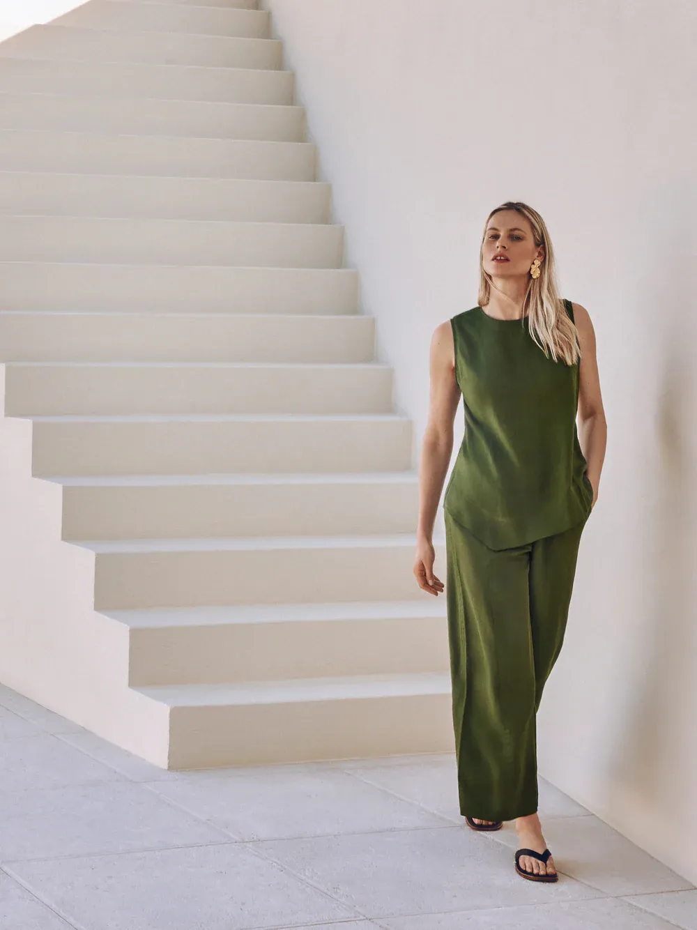 Linen Asymmetric Hem Top | Green