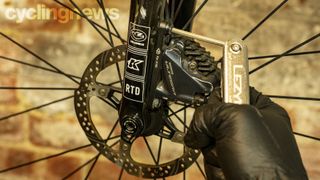 How to adjust disc brakes