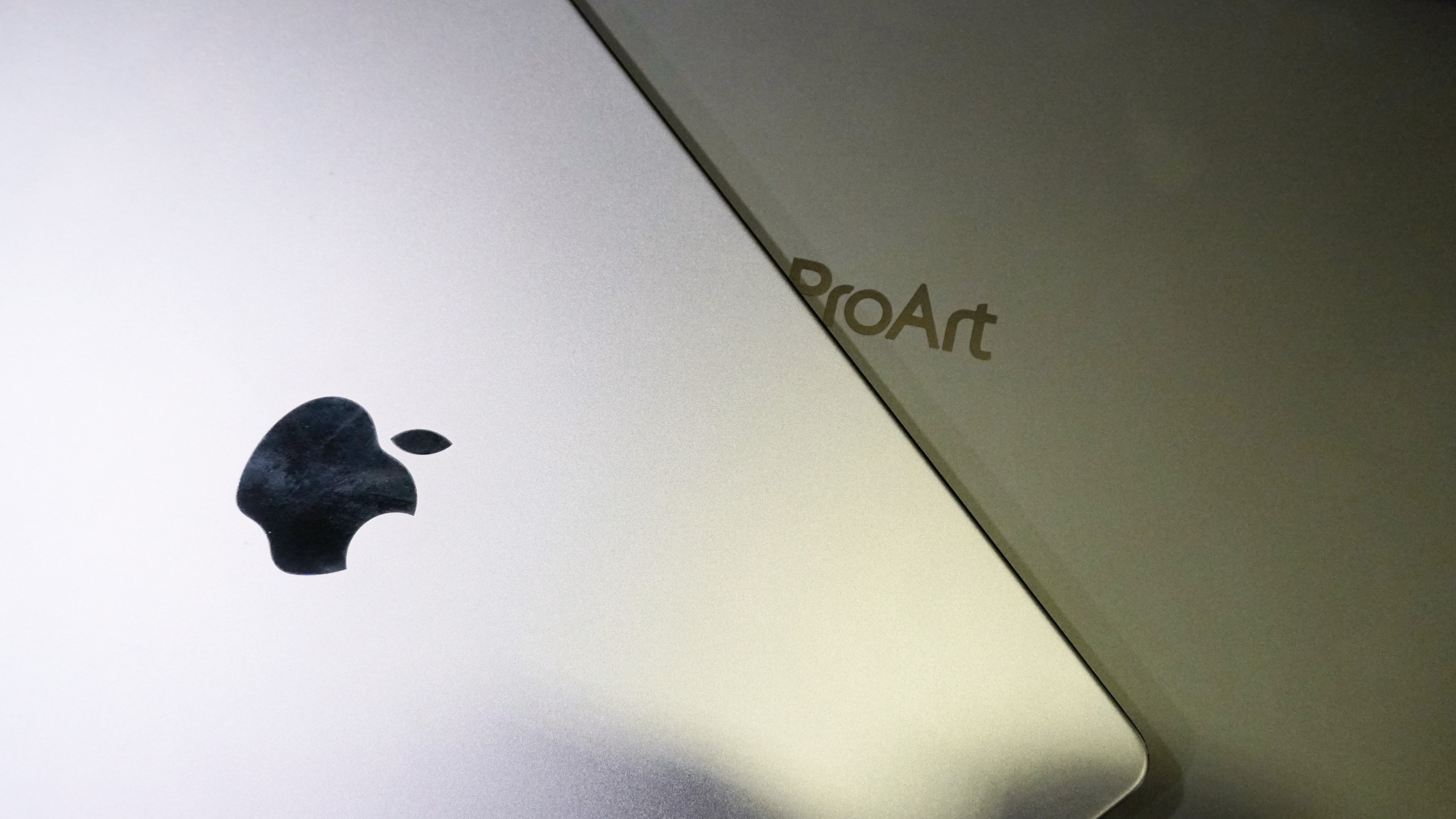 Asus ProArt P14 vs MacBook Pro M5