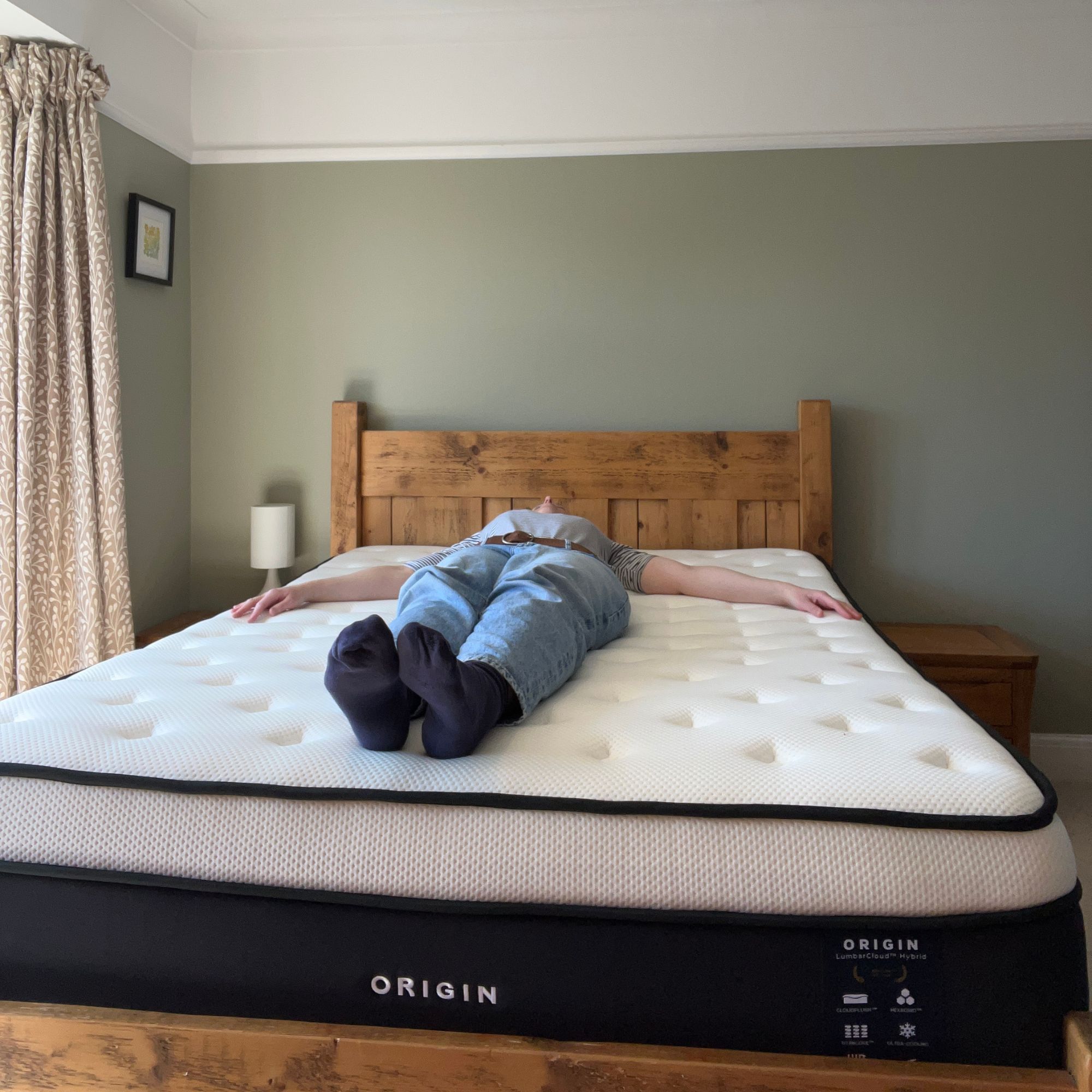 it is comfortable to sleep on your back on the Origin LumbarCloud