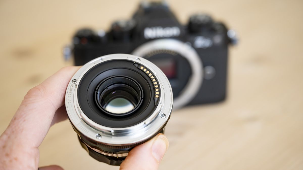 Close up of the electronic contacts on the rear of the Voigtlander D 35mm f1.2 Nokton lens