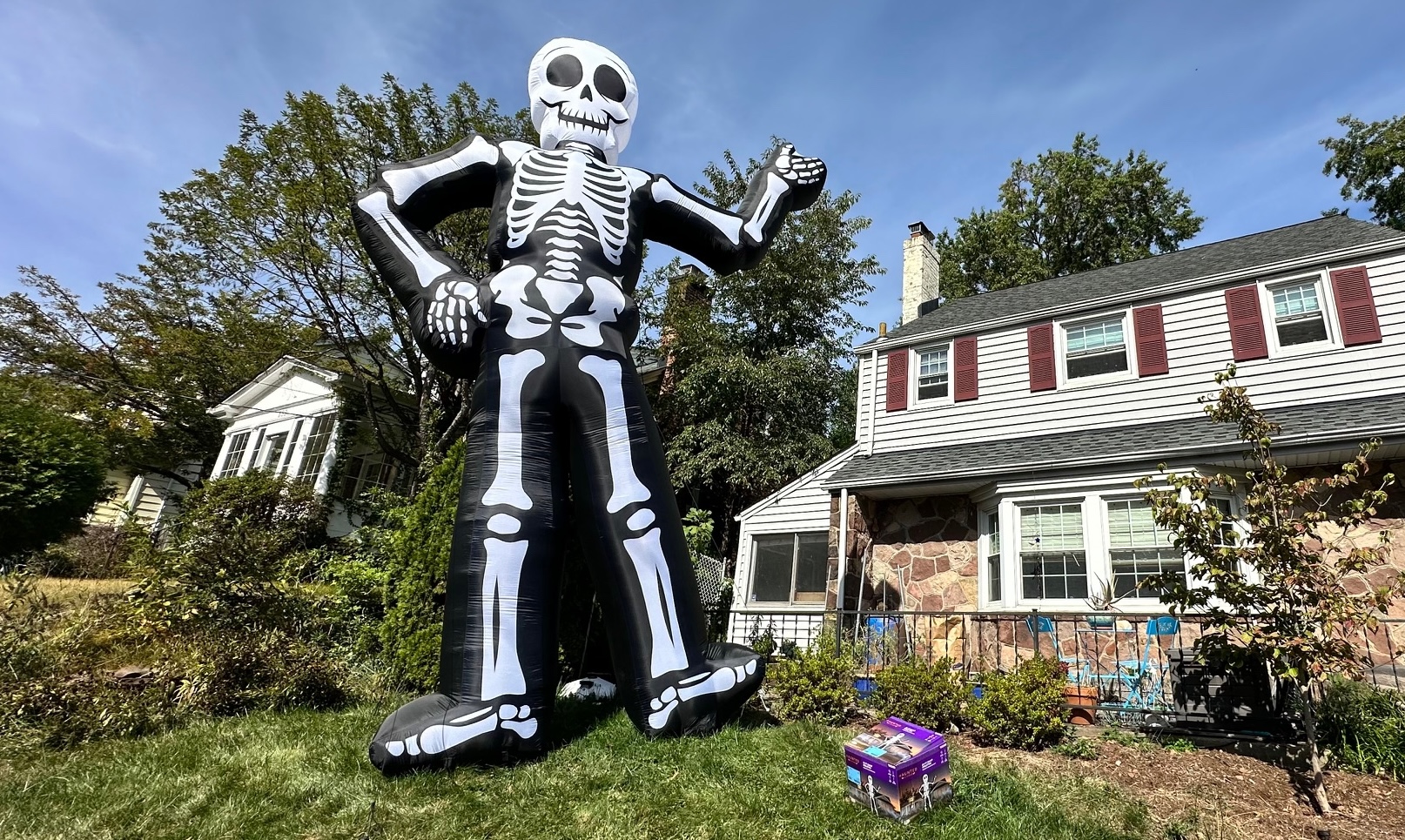 Lowe&#039;s 20-foot skeleton with box